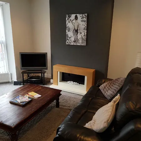 Luxury 3 Bed Flat *